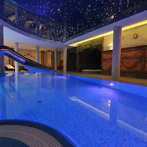 Krysztal Conference & Hotel